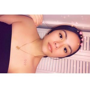 Meet your Posher, Claudia